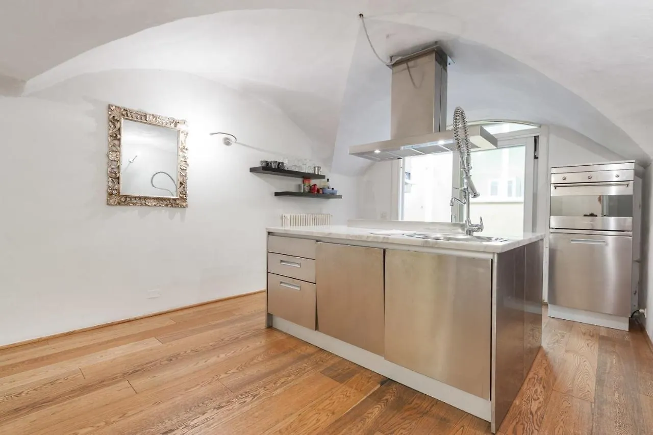 Pontevecchio Luxury Suite Amazing Location - Hosted By Sweetstay Florence 0*,  Italy